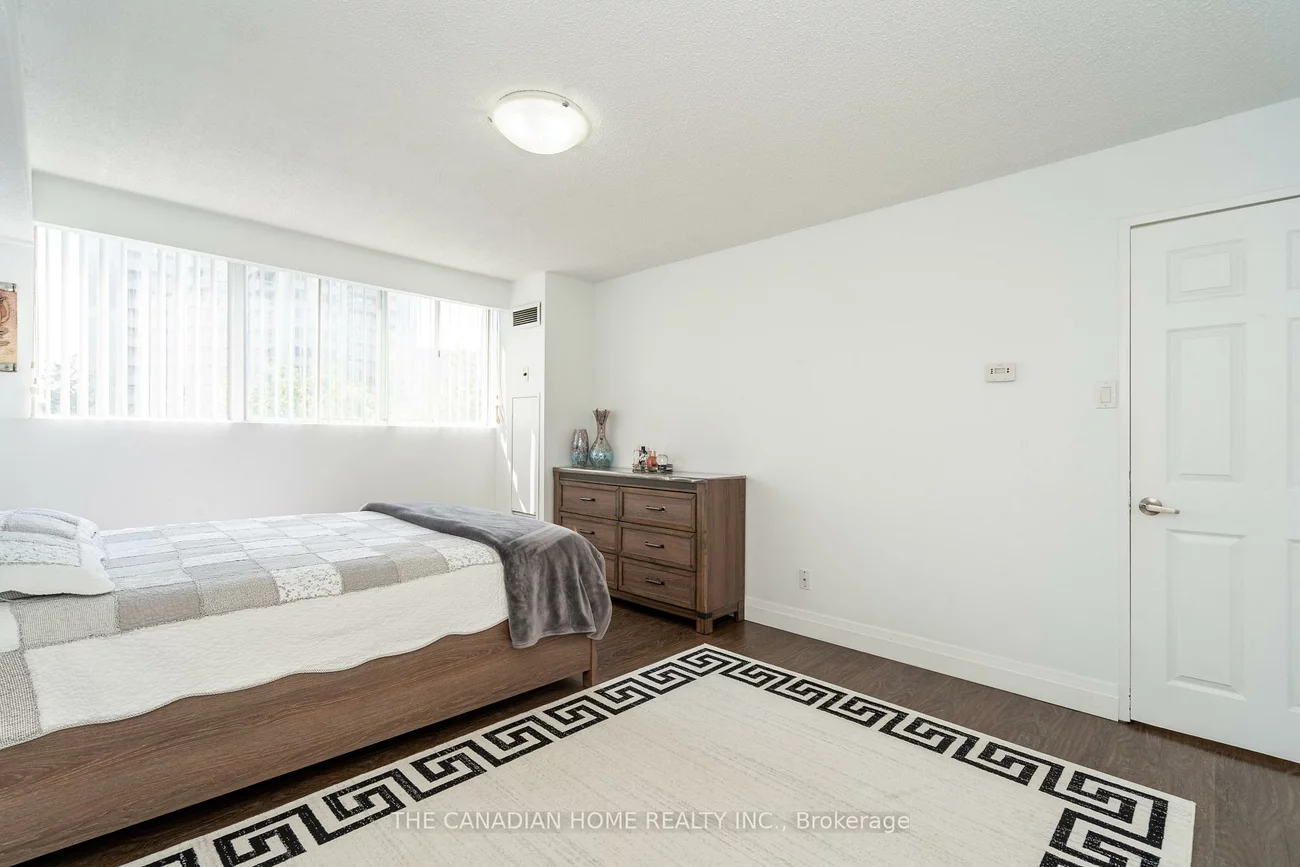 3695, Kaneff, Mississauga Valleys, Mississauga