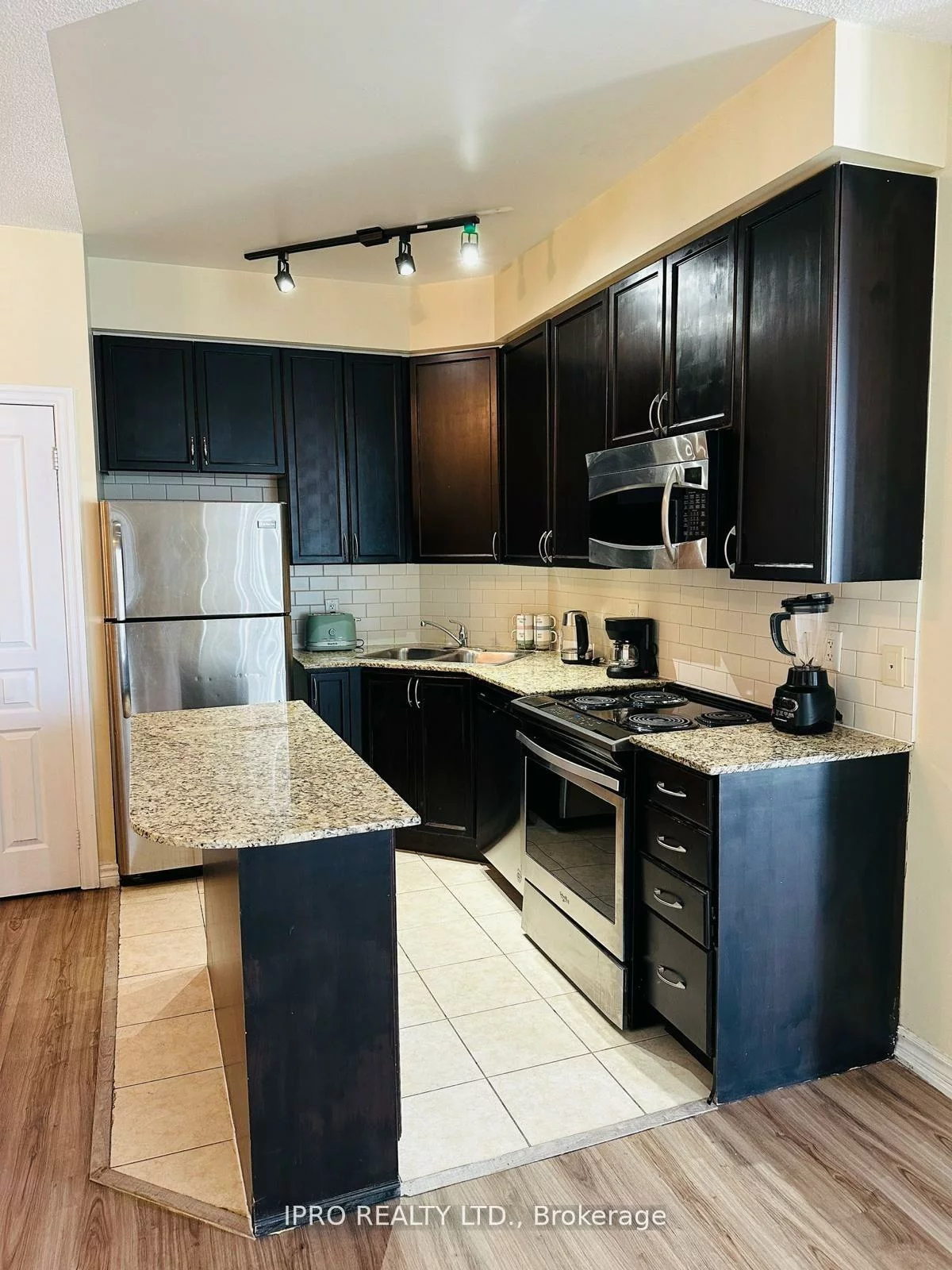 225, Webb, City Centre, Mississauga