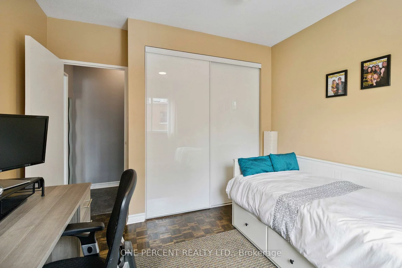15, Elizabeth, Port Credit, Mississauga