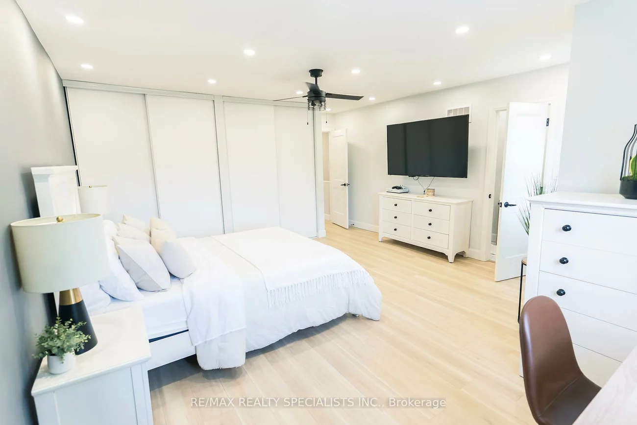 2120, Rathburn, Rathwood, Mississauga