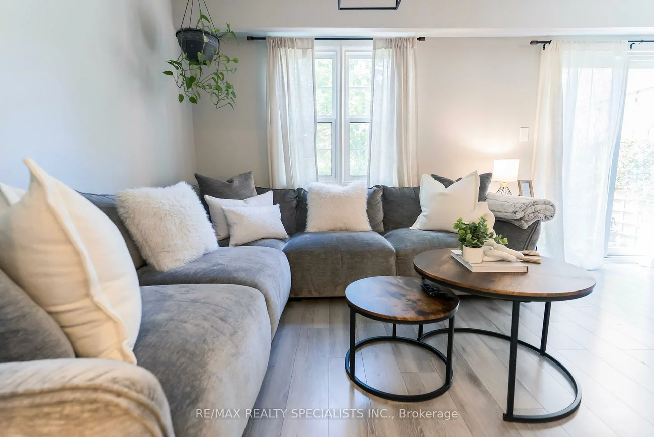 2120, Rathburn, Rathwood, Mississauga