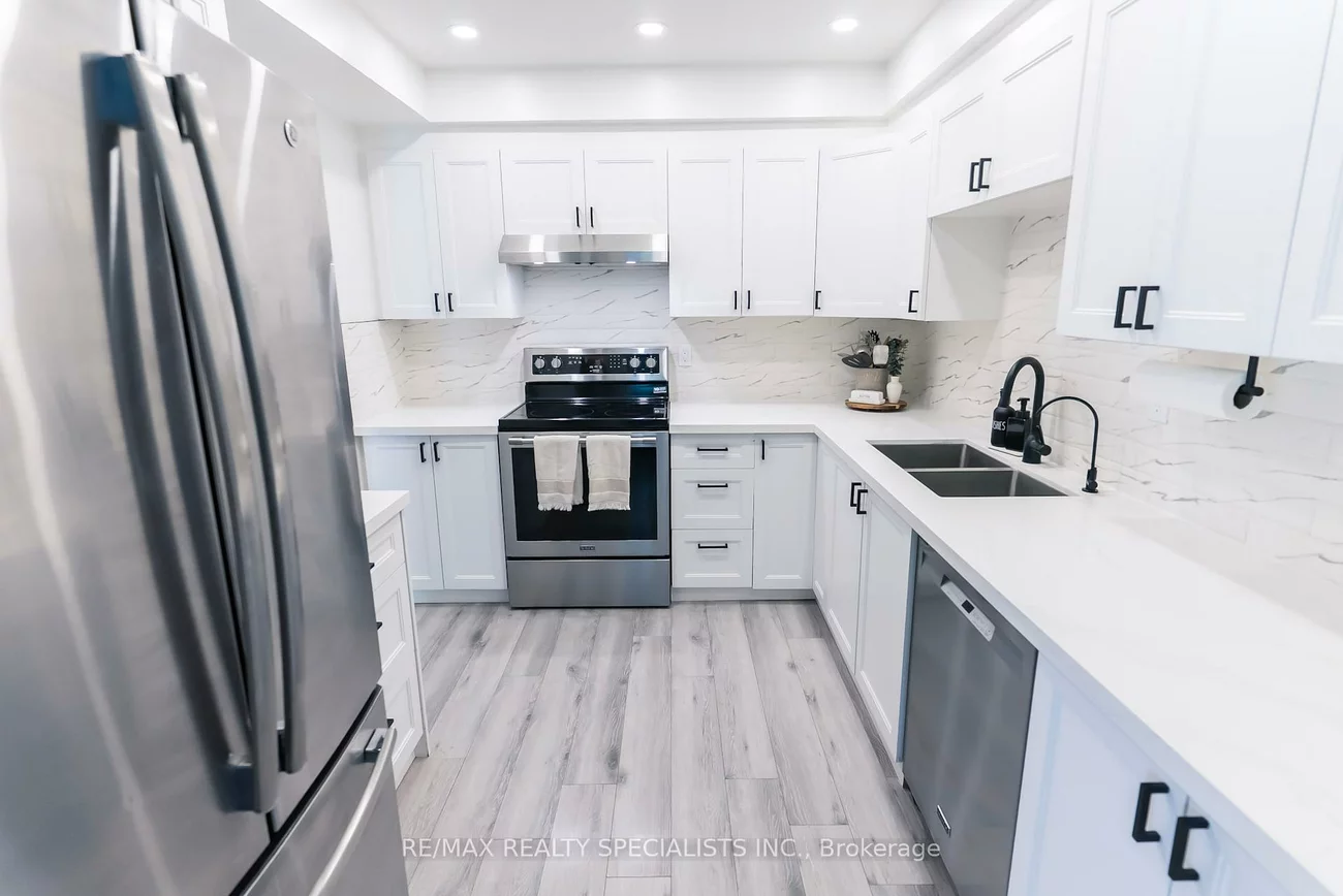 2120, Rathburn, Rathwood, Mississauga