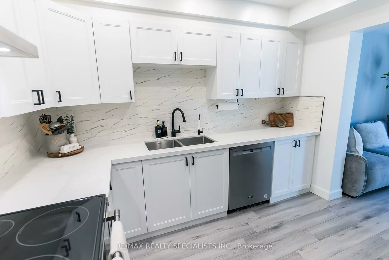 2120, Rathburn, Rathwood, Mississauga