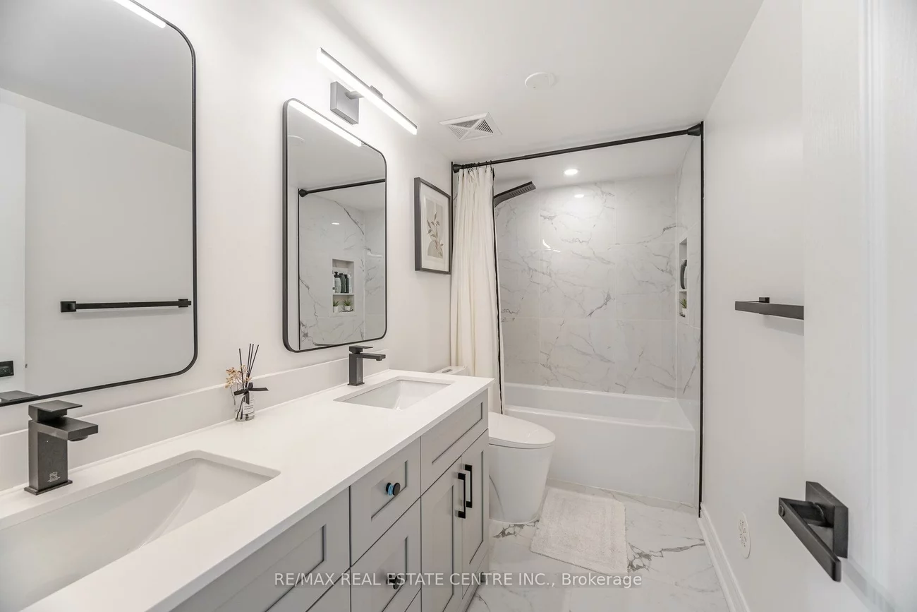 3070, Thomas, Churchill Meadows, Mississauga