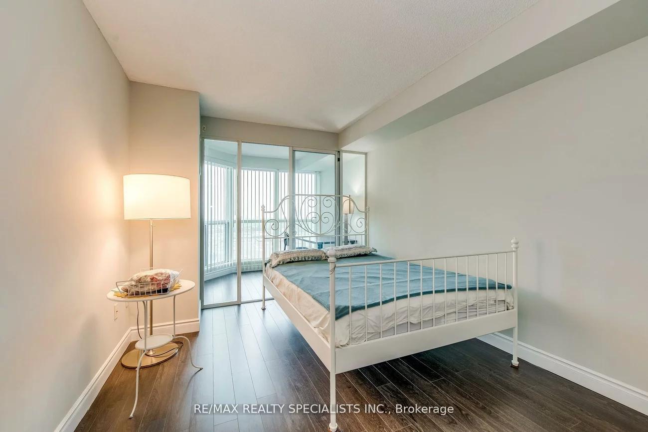 2177, Burnhamthorpe, Erin Mills, Mississauga