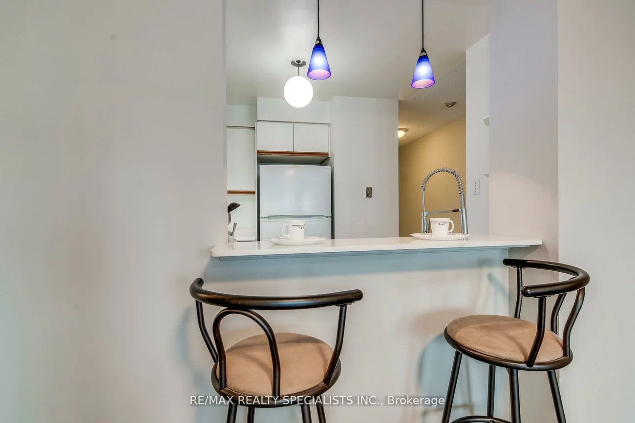 2177, Burnhamthorpe, Erin Mills, Mississauga