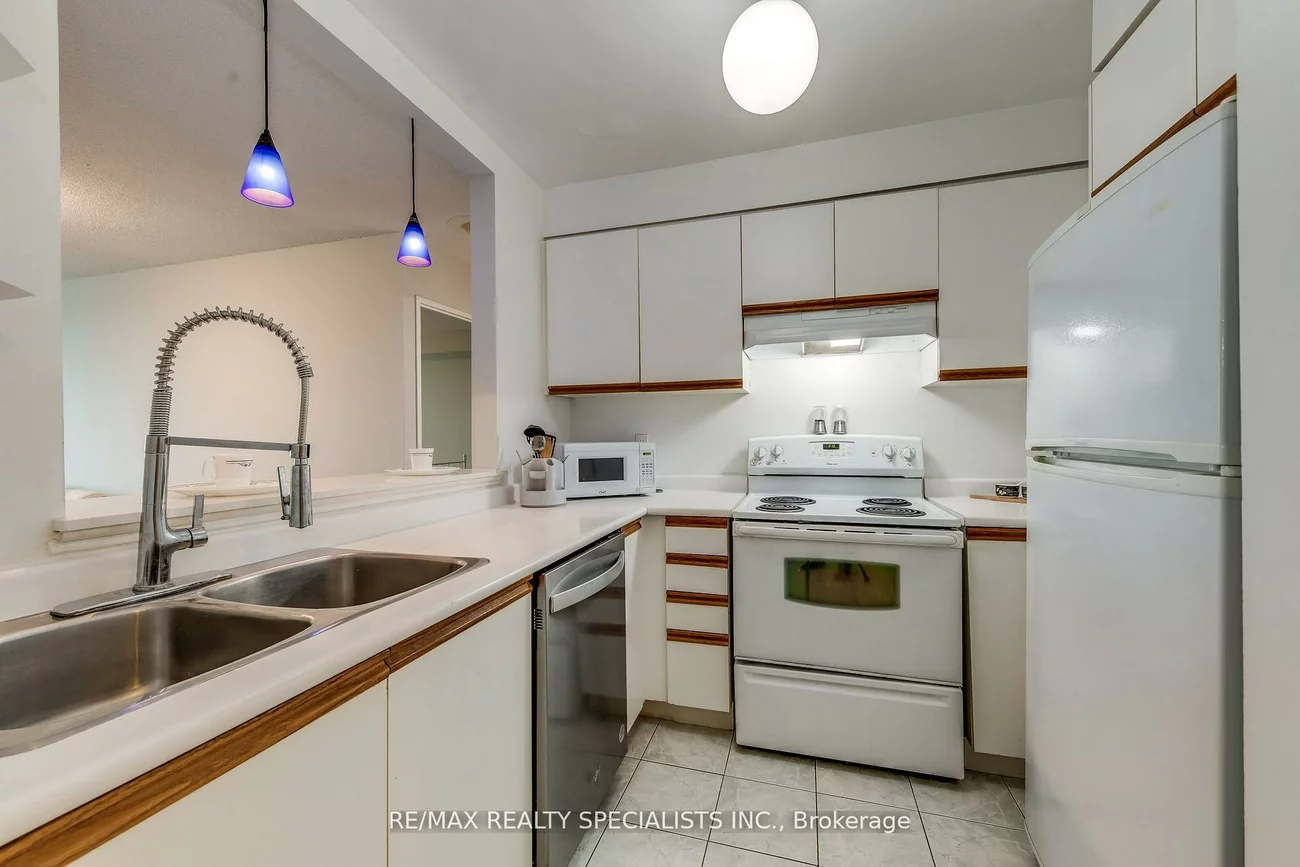 2177, Burnhamthorpe, Erin Mills, Mississauga
