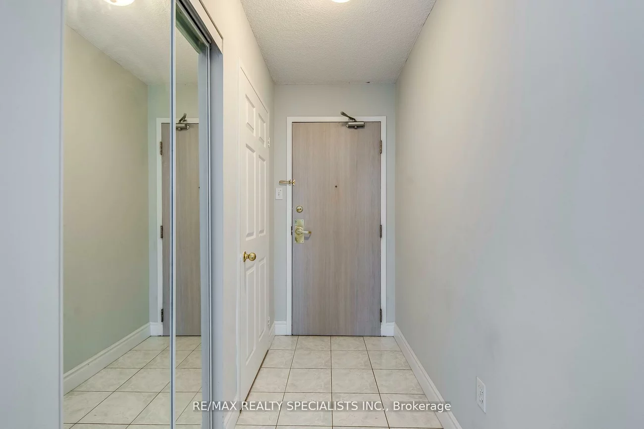2177, Burnhamthorpe, Erin Mills, Mississauga