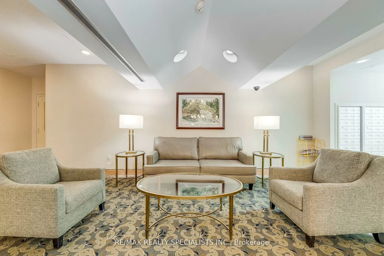 2177, Burnhamthorpe, Erin Mills, Mississauga