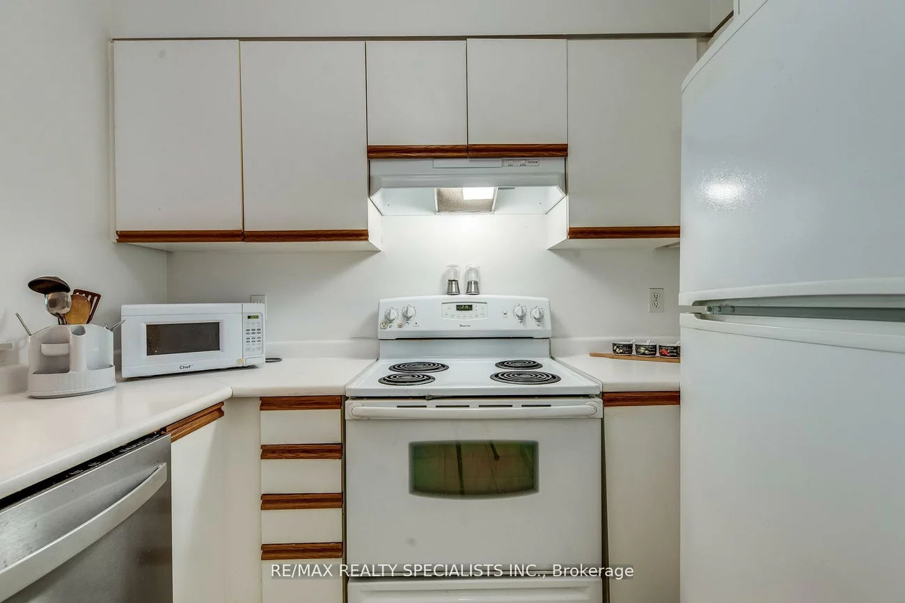 2177, Burnhamthorpe, Erin Mills, Mississauga