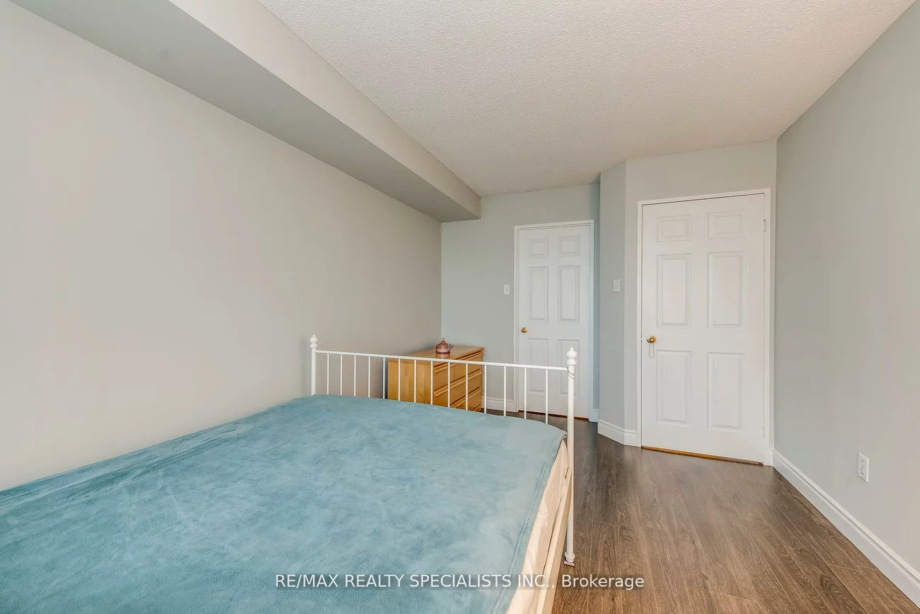2177, Burnhamthorpe, Erin Mills, Mississauga