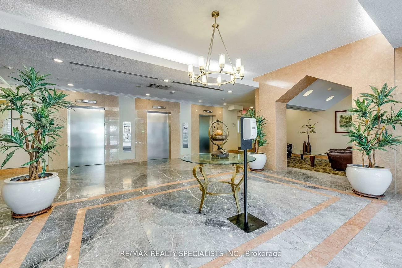 2177, Burnhamthorpe, Erin Mills, Mississauga