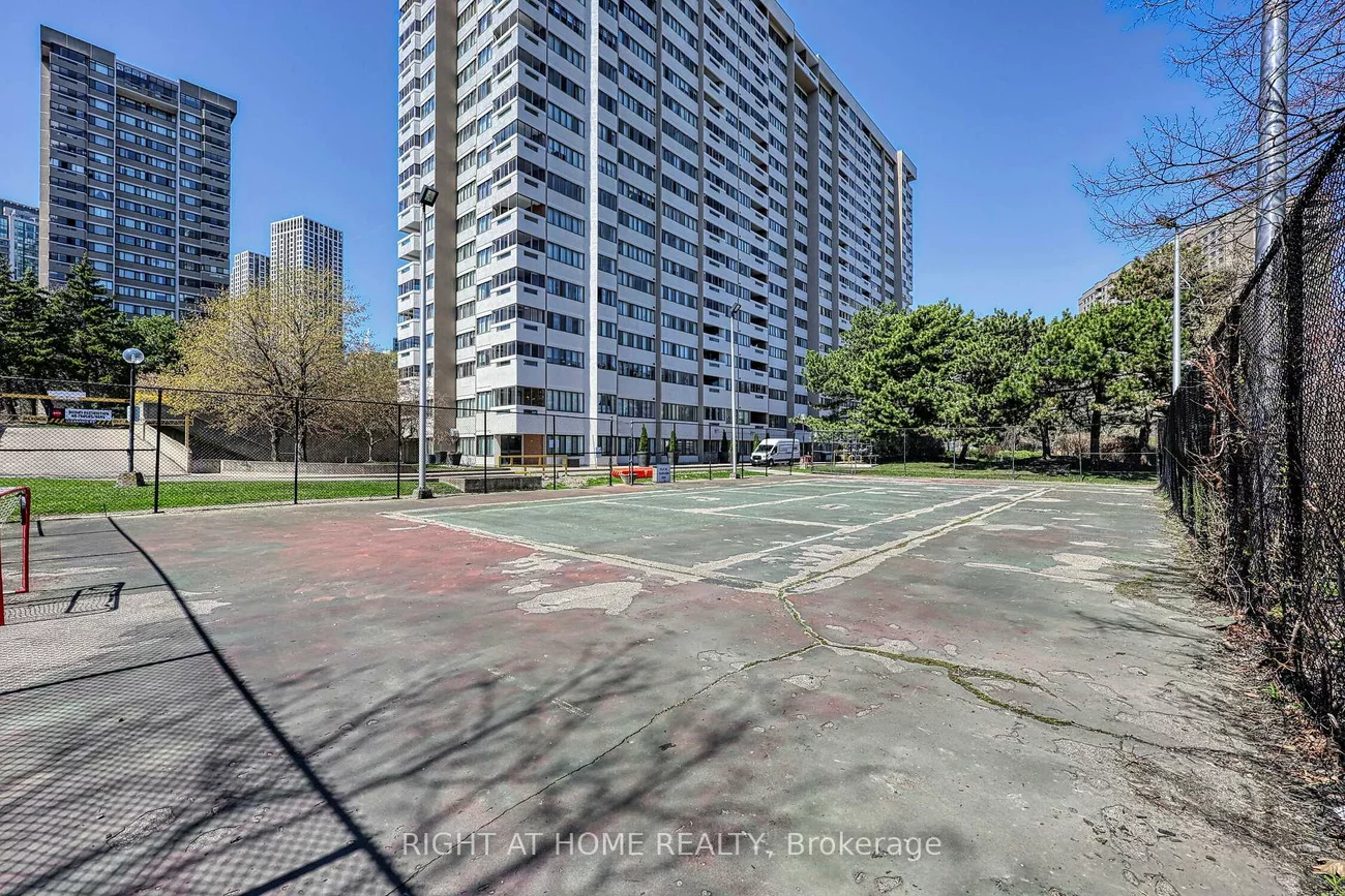 1580, Mississauga, Mississauga Valleys, Mississauga