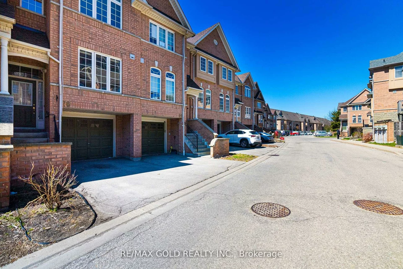 50, Strathaven, Hurontario, Mississauga