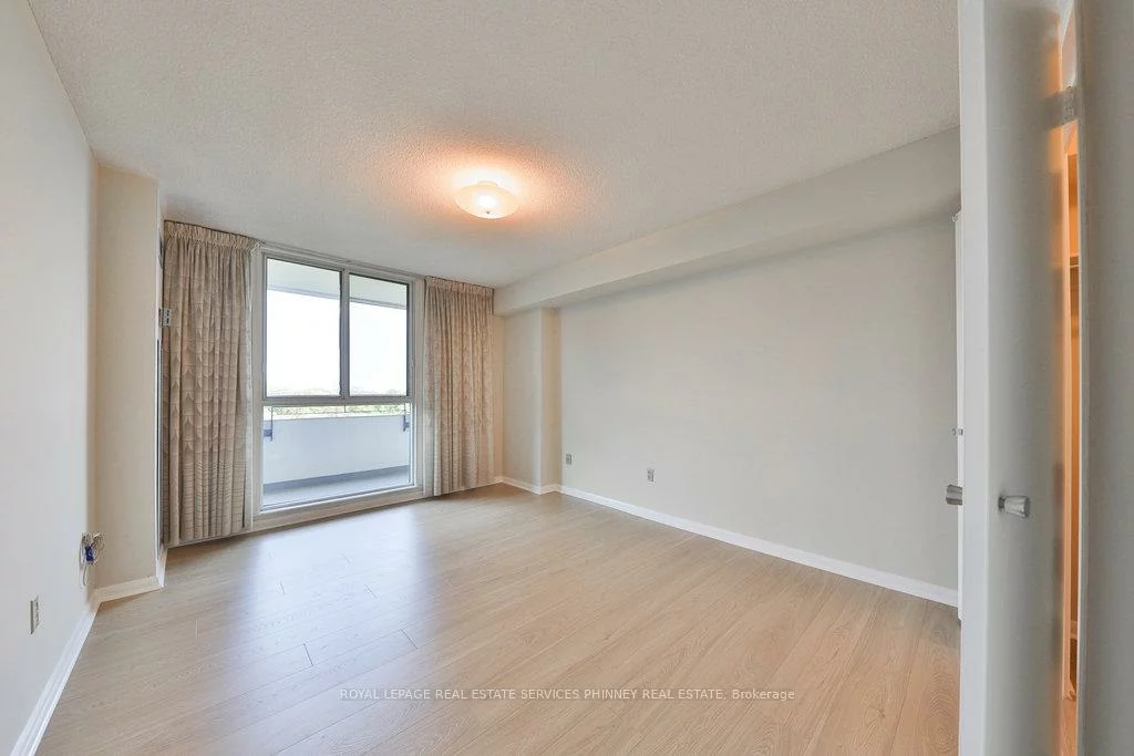 1320, Mississauga Valley, Mississauga Valleys, Mississauga