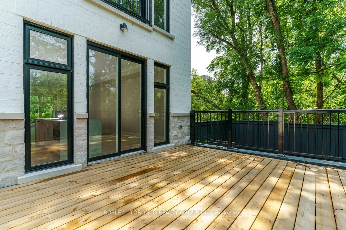 1138, Mona, Mineola, Mississauga