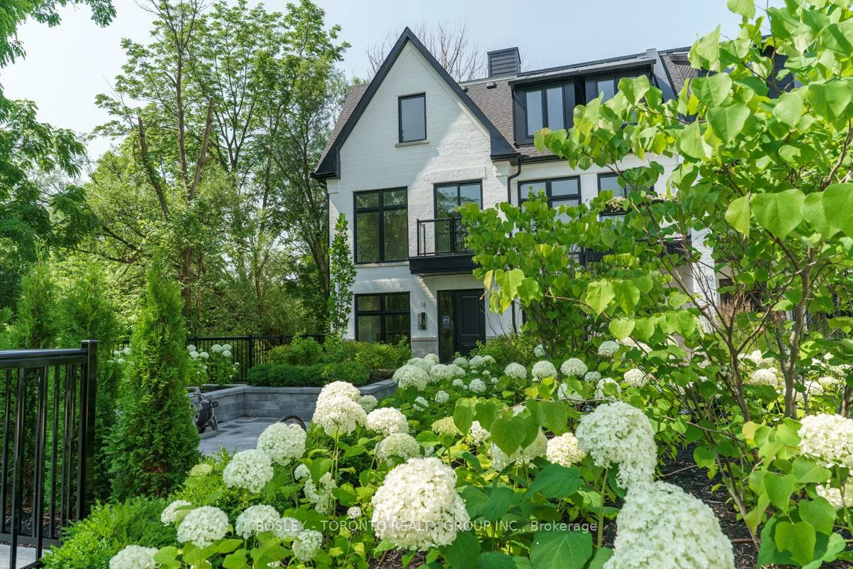 1138, Mona, Mineola, Mississauga