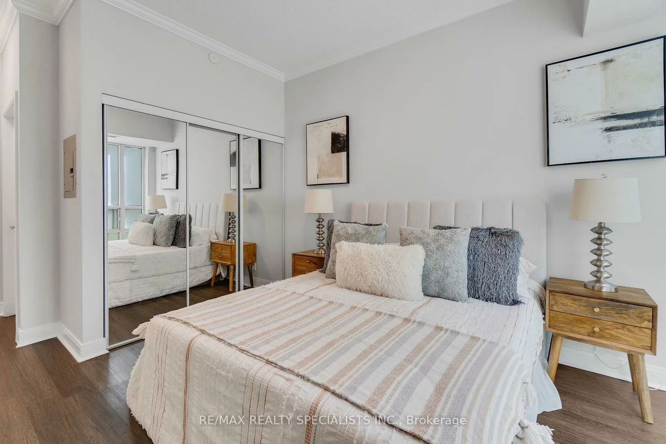 80, Absolute, City Centre, Mississauga