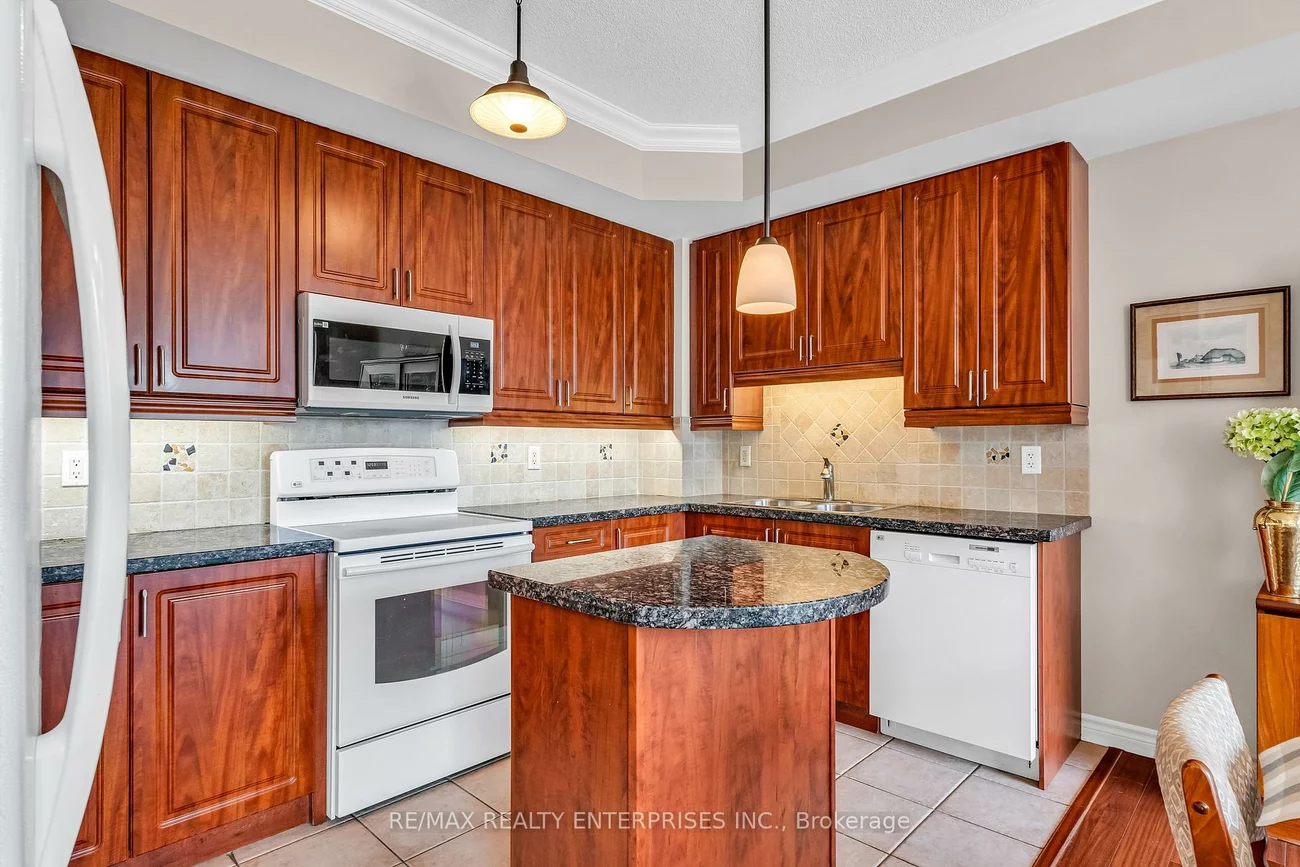 483, Faith, Hurontario, Mississauga