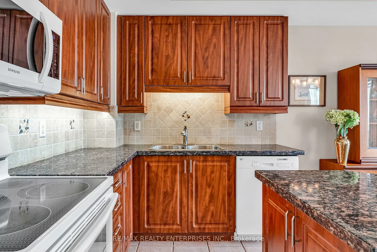 483, Faith, Hurontario, Mississauga