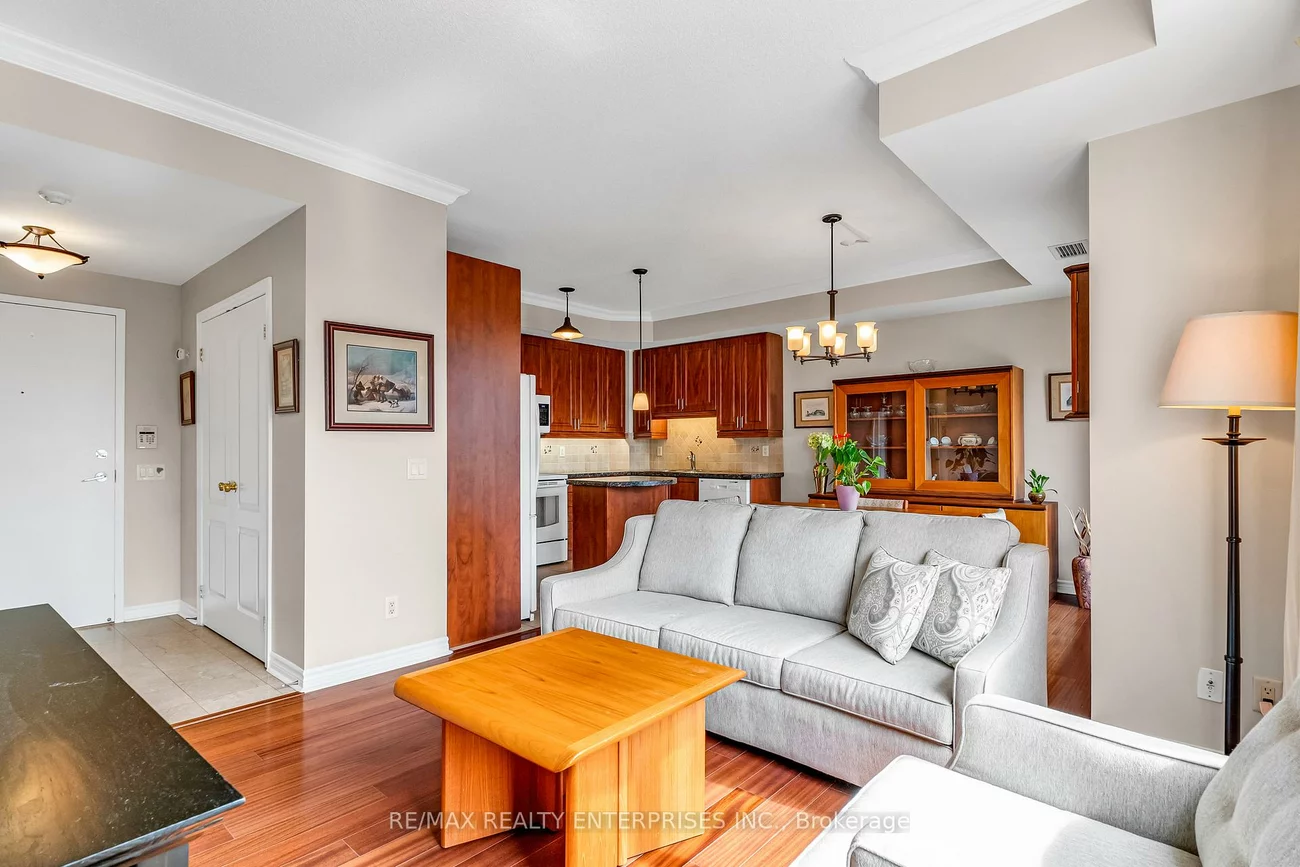 483, Faith, Hurontario, Mississauga