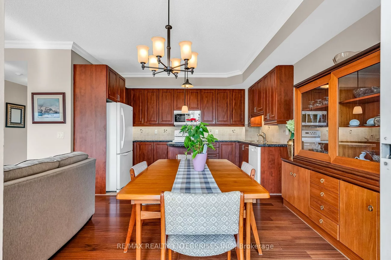 483, Faith, Hurontario, Mississauga