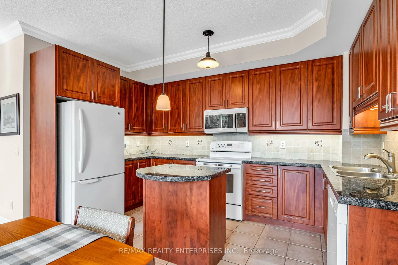 483, Faith, Hurontario, Mississauga