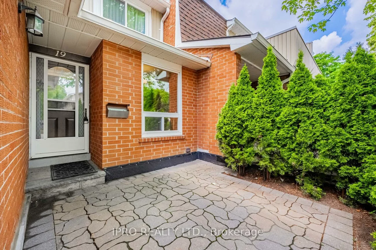 345, Meadows, Rathwood, Mississauga