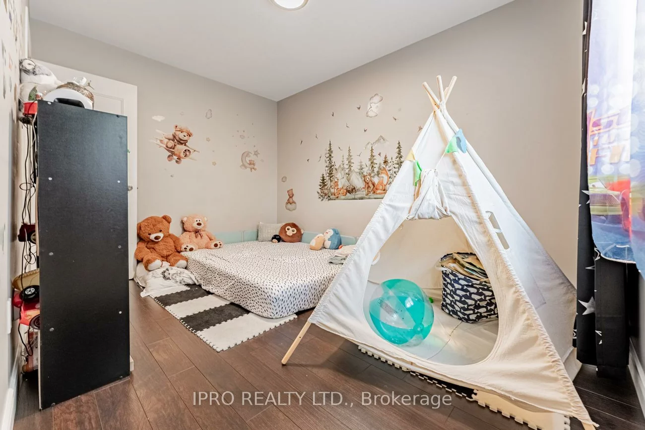 345, Meadows, Rathwood, Mississauga