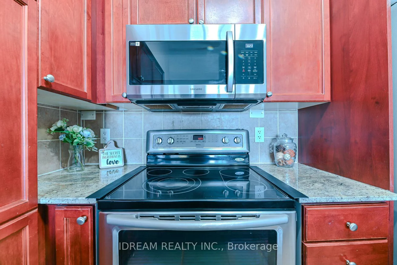 388, Prince Of Wales, City Centre, Mississauga