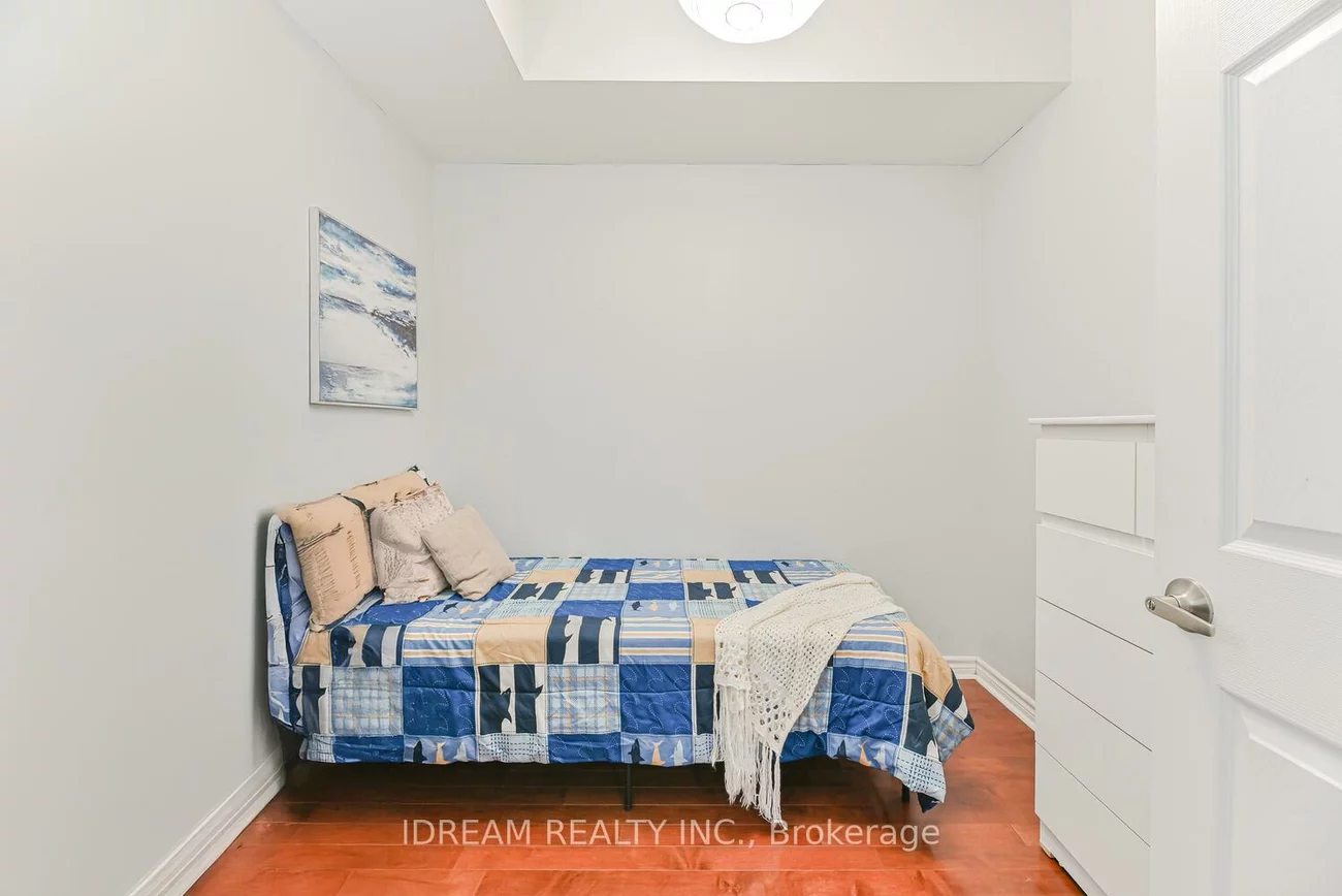 388, Prince Of Wales, City Centre, Mississauga
