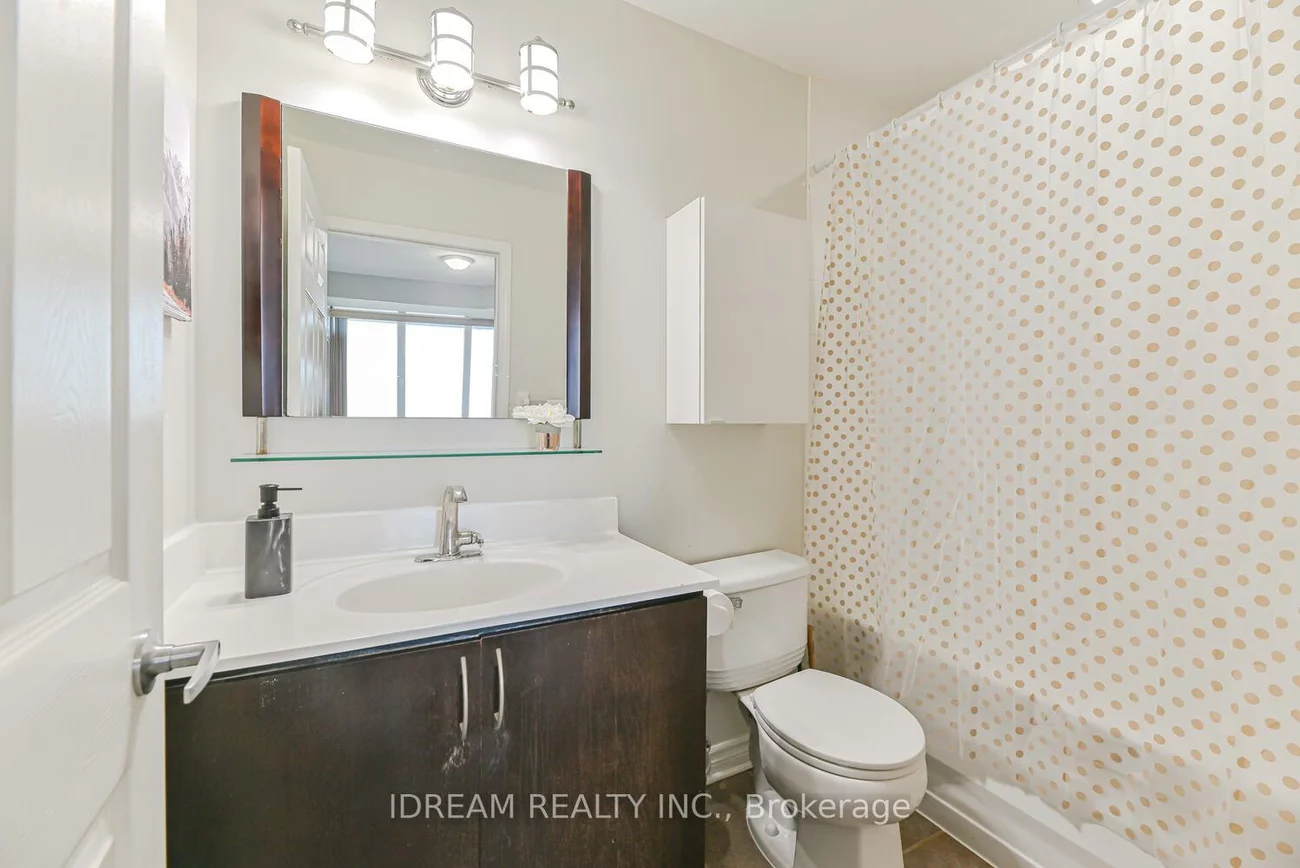 388, Prince Of Wales, City Centre, Mississauga