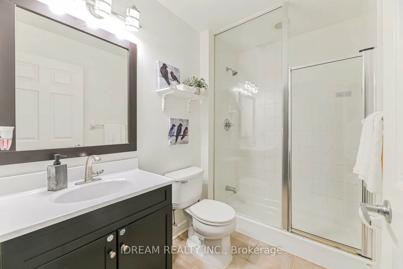 388, Prince Of Wales, City Centre, Mississauga