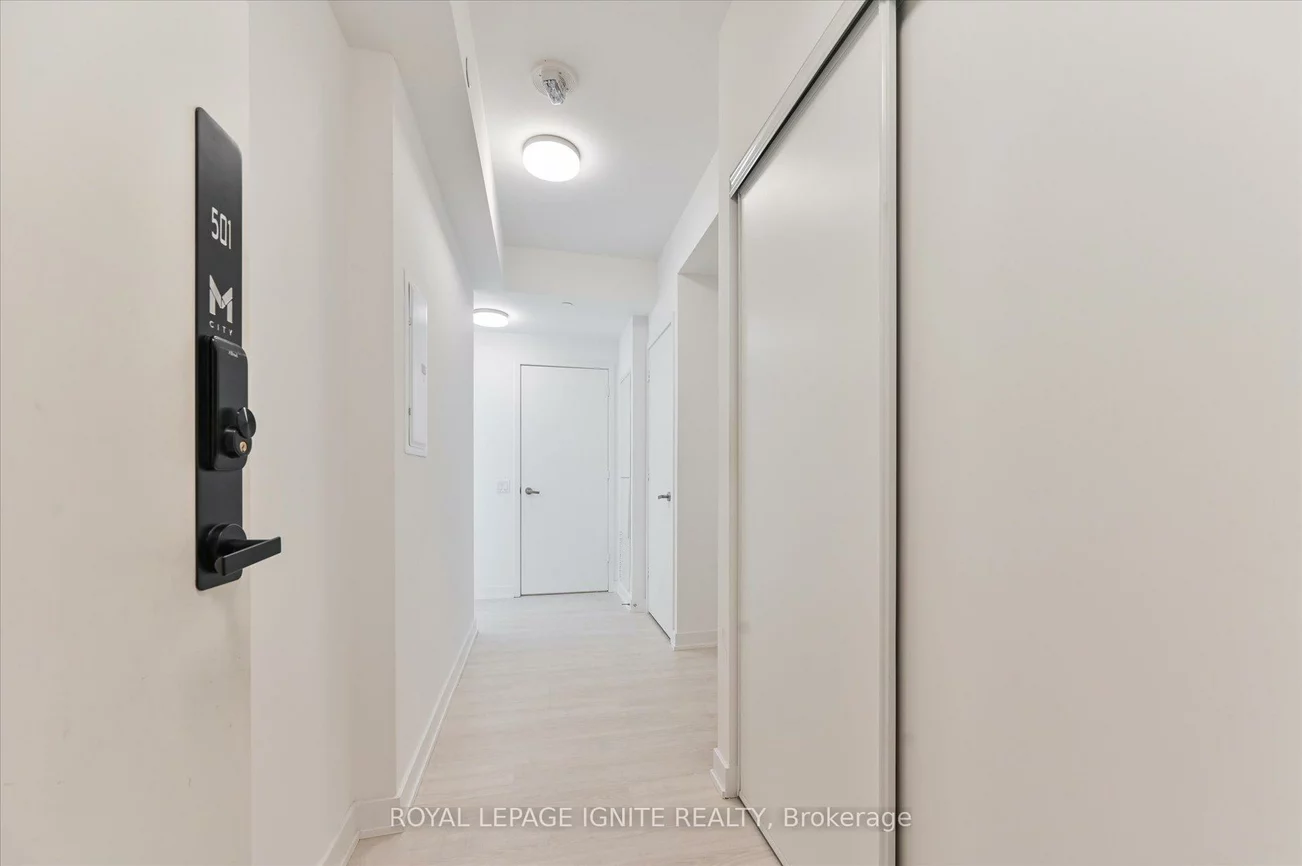 3883, Quartz, City Centre, Mississauga