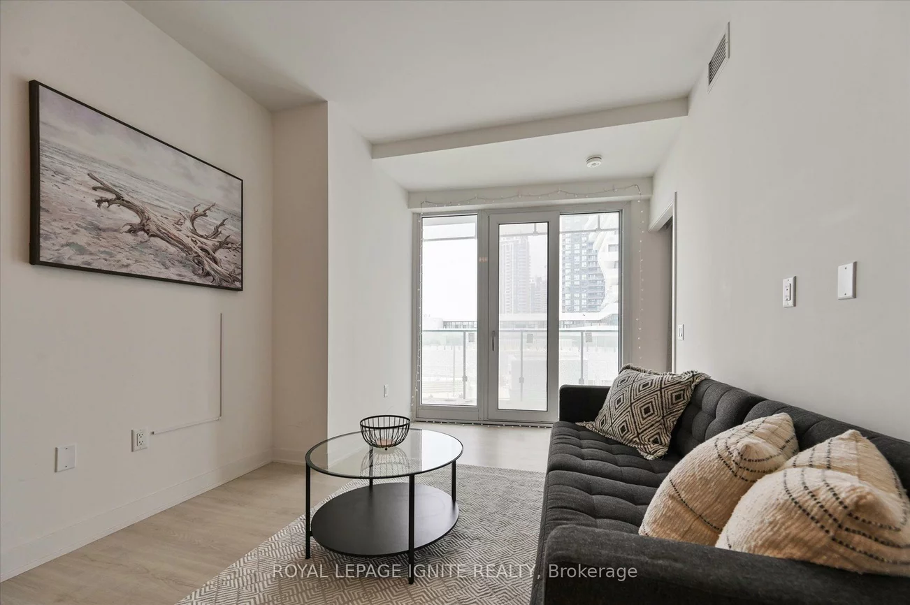 3883, Quartz, City Centre, Mississauga