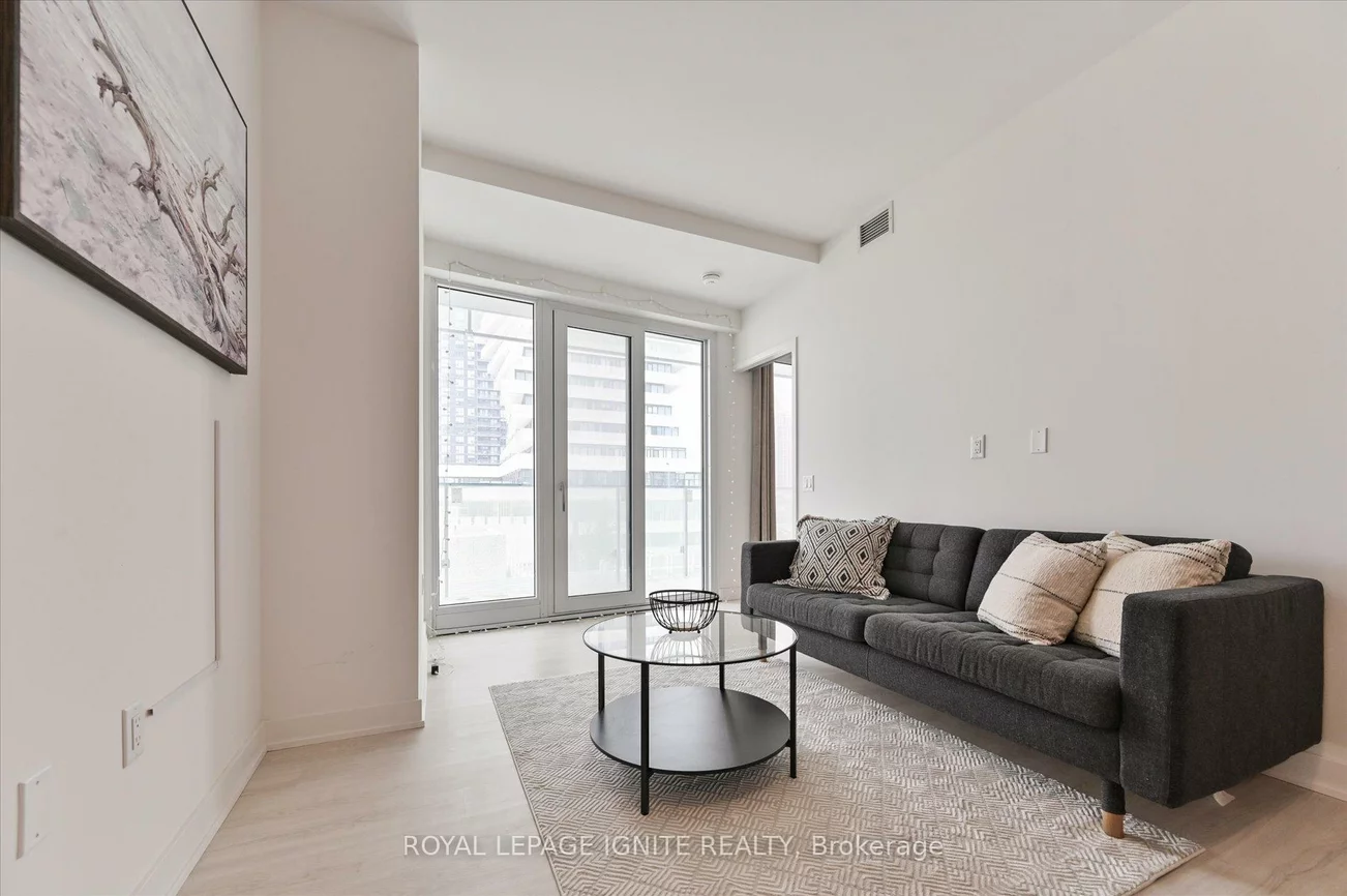 3883, Quartz, City Centre, Mississauga