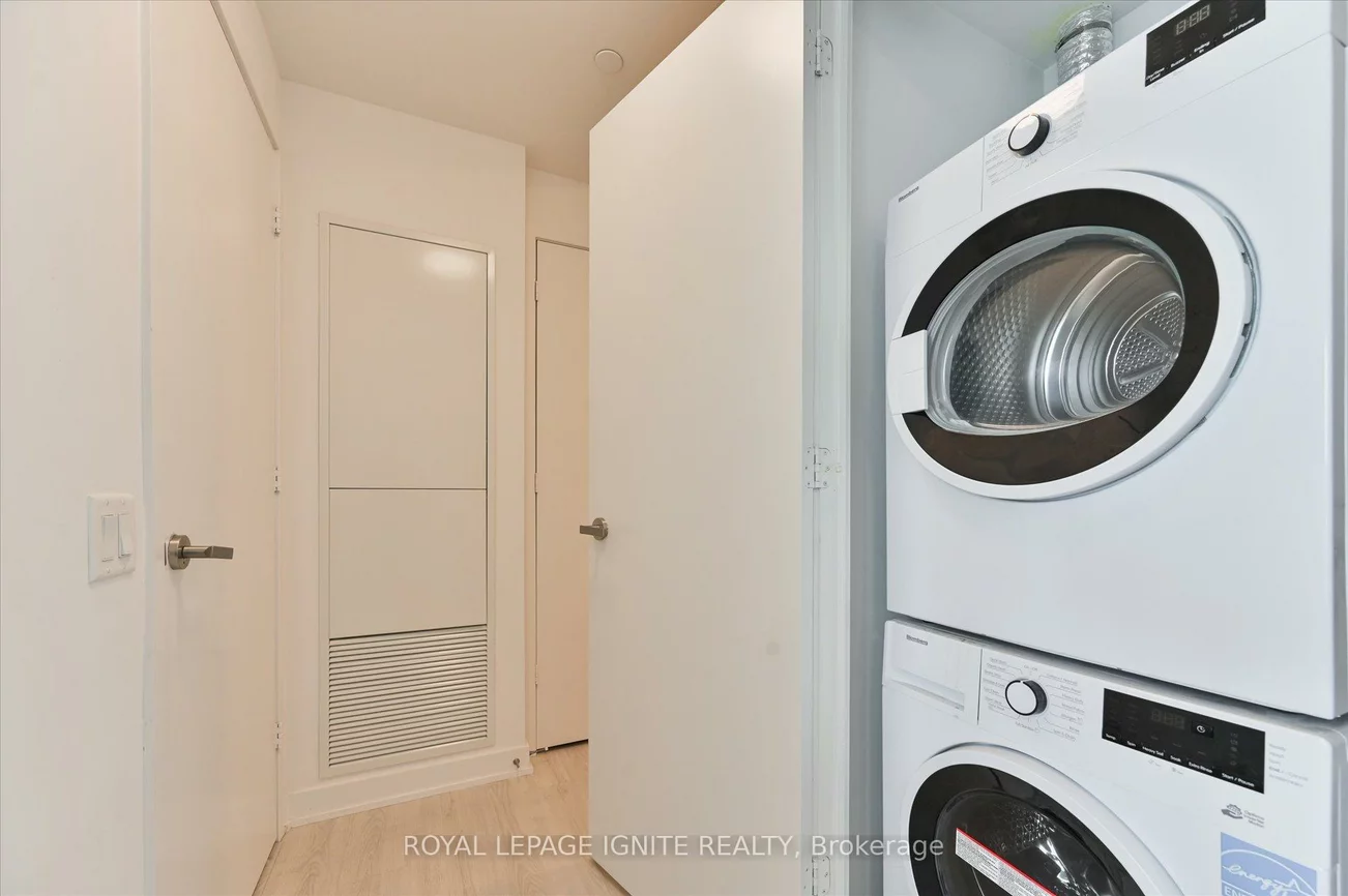 3883, Quartz, City Centre, Mississauga