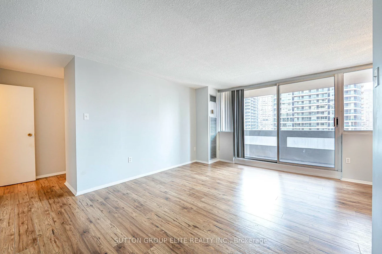 3590, Kaneff, Mississauga Valleys, Mississauga