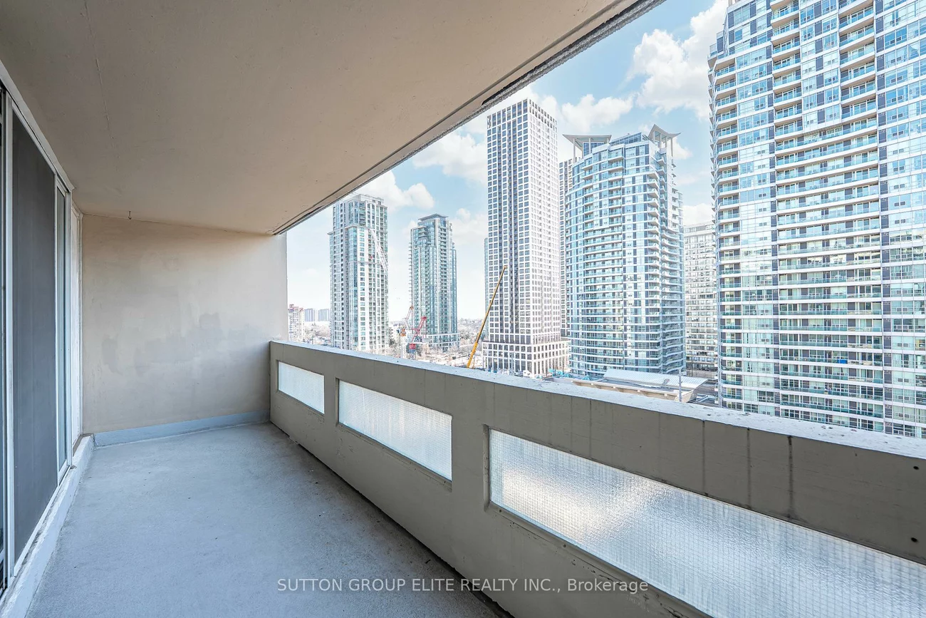 3590, Kaneff, Mississauga Valleys, Mississauga