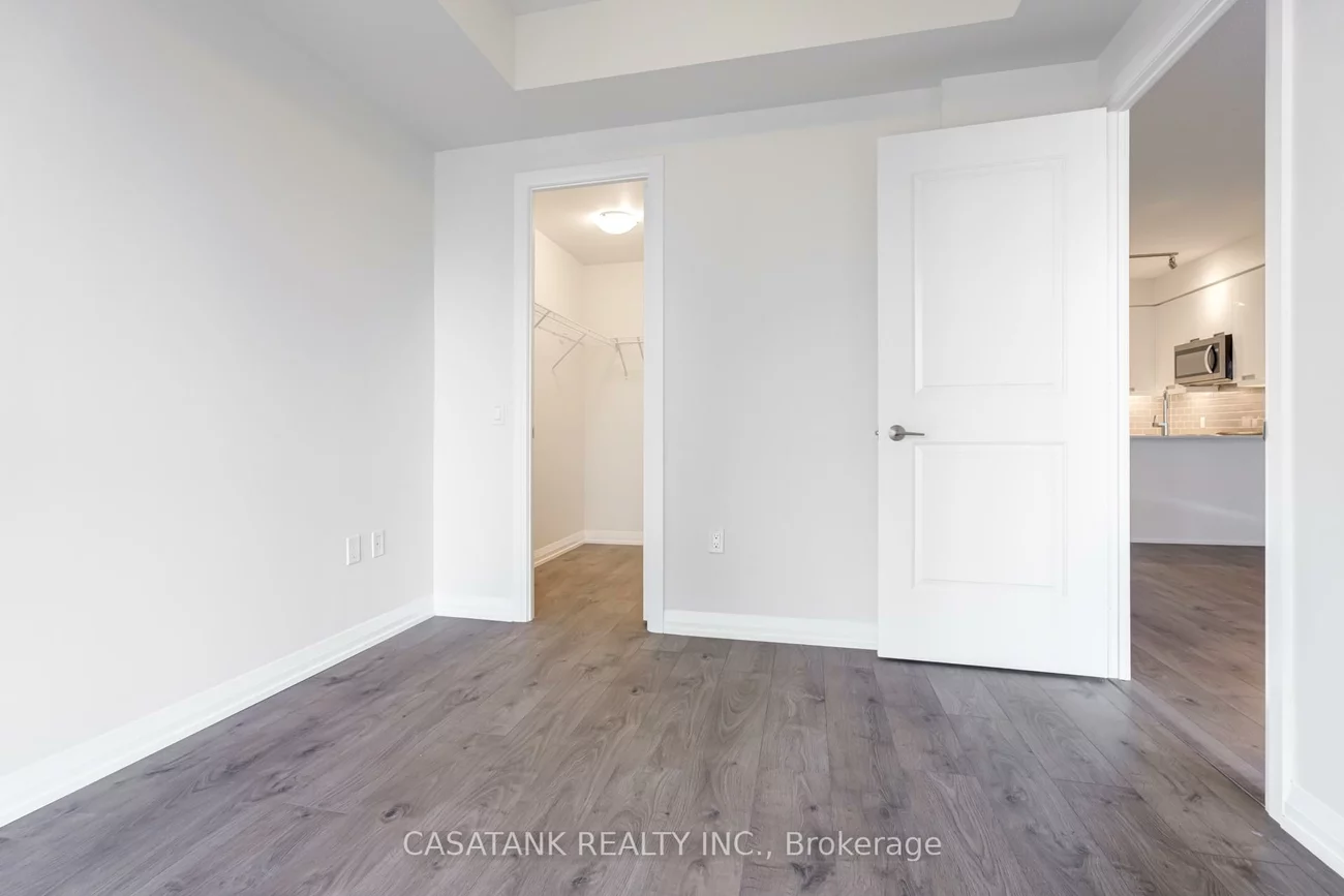 35, Watergarden, Hurontario, Mississauga