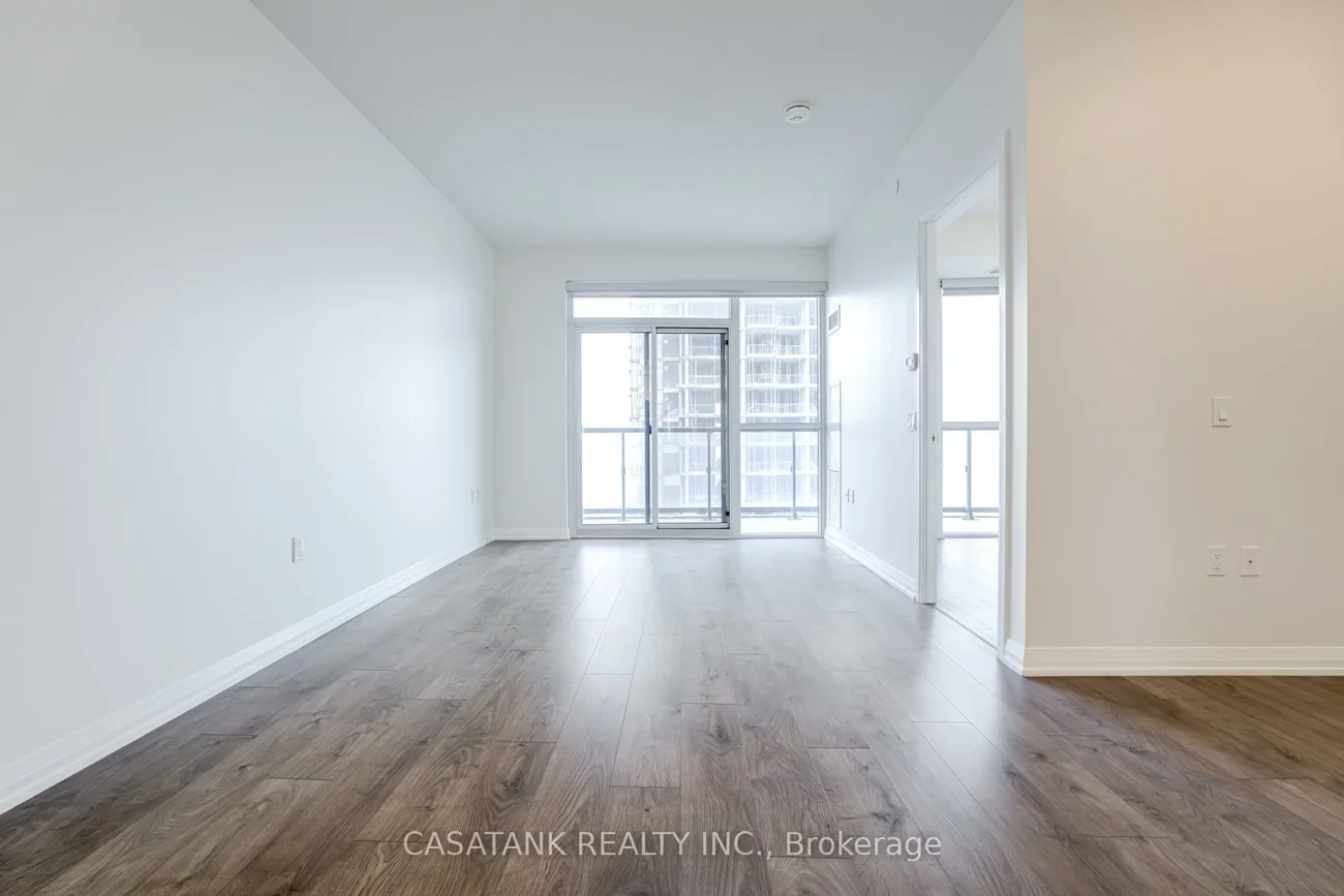 35, Watergarden, Hurontario, Mississauga