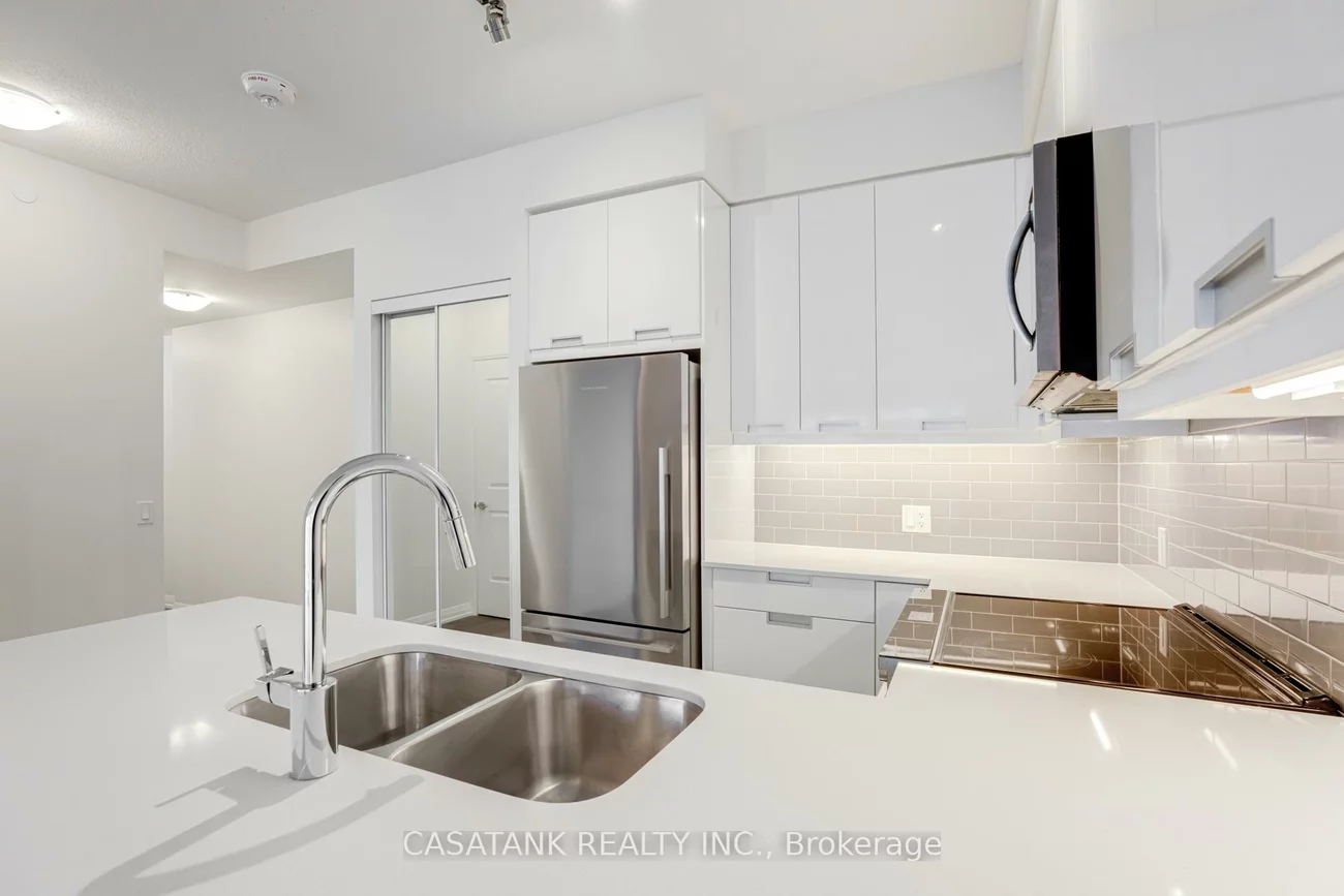 35, Watergarden, Hurontario, Mississauga
