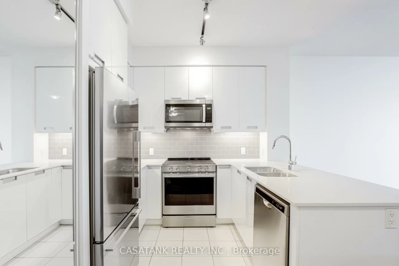 35, Watergarden, Hurontario, Mississauga