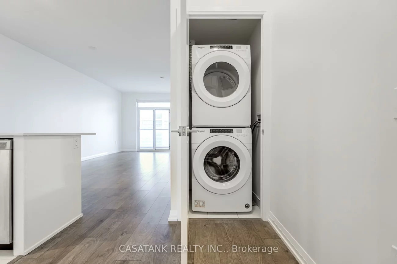 35, Watergarden, Hurontario, Mississauga