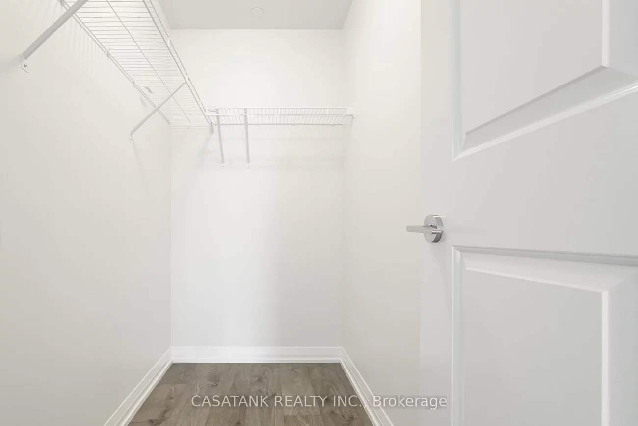 35, Watergarden, Hurontario, Mississauga