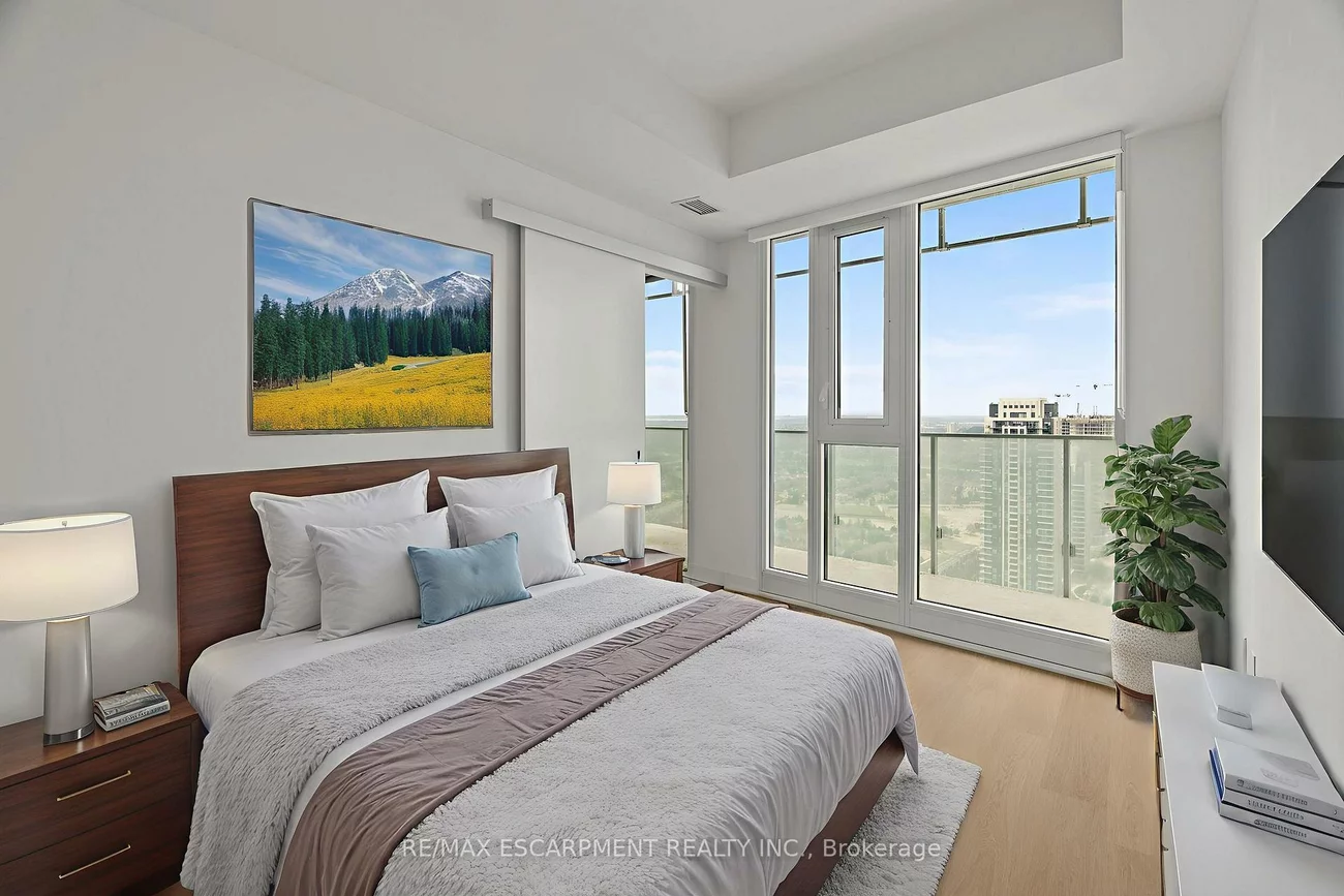 3883, Quartz, City Centre, Mississauga