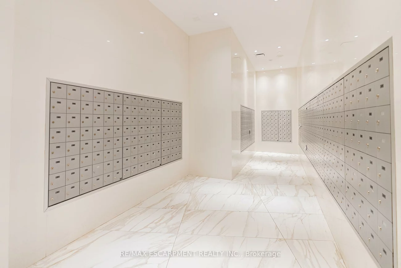 3883, Quartz, City Centre, Mississauga