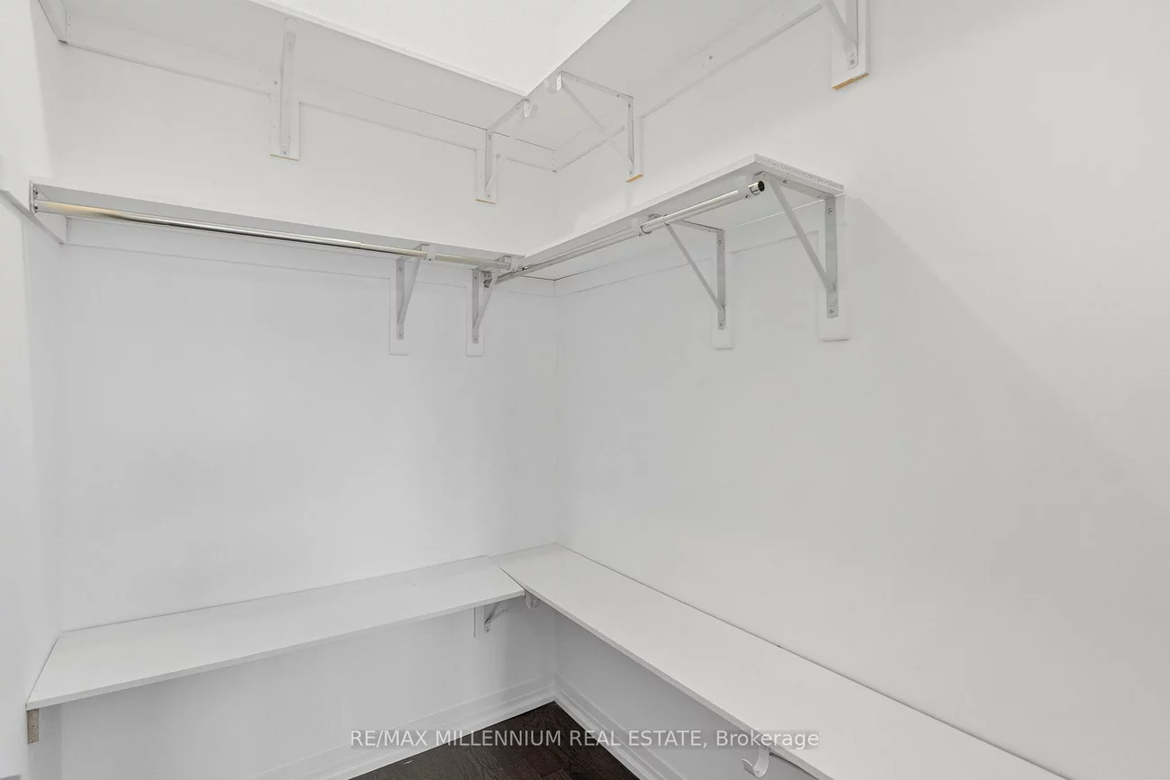 62, Preston Meadow, Hurontario, Mississauga
