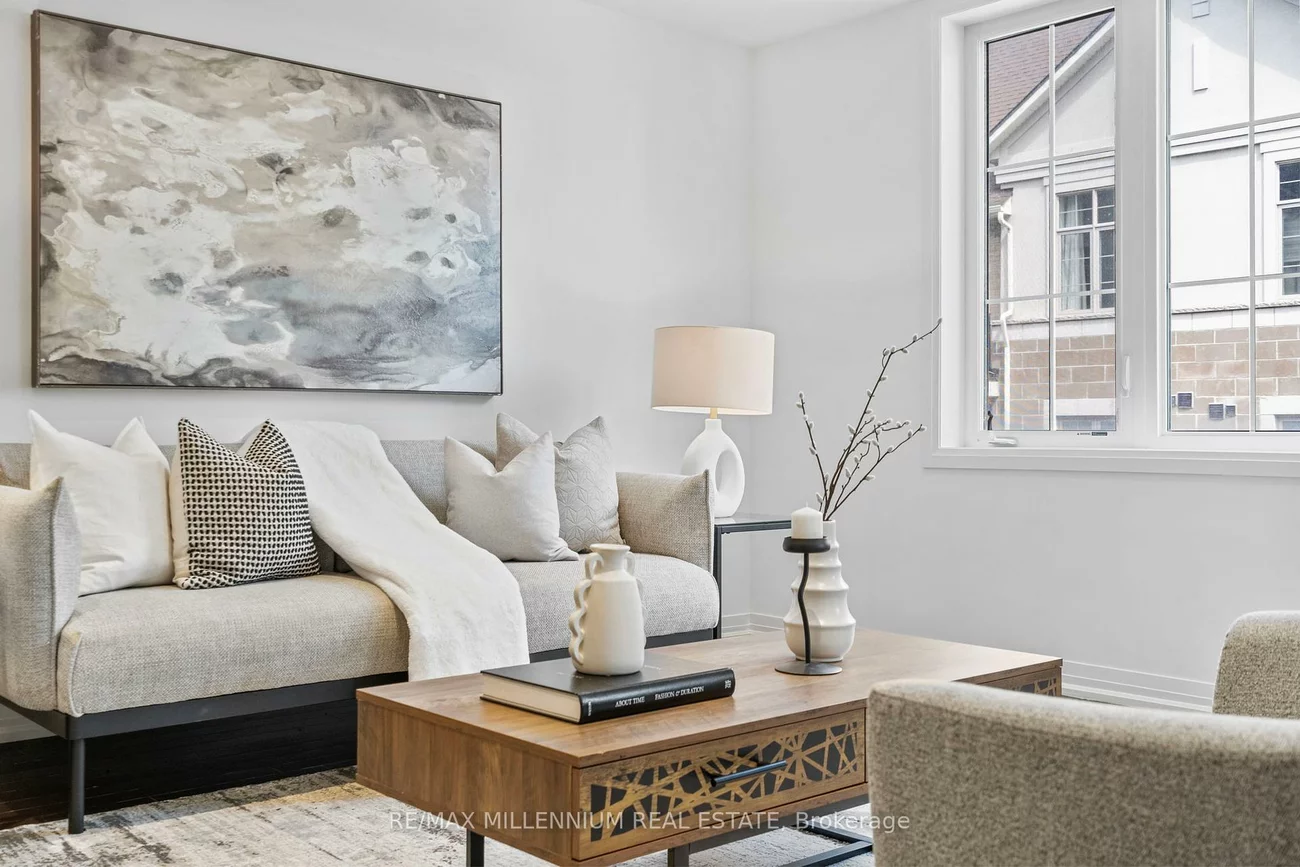 62, Preston Meadow, Hurontario, Mississauga