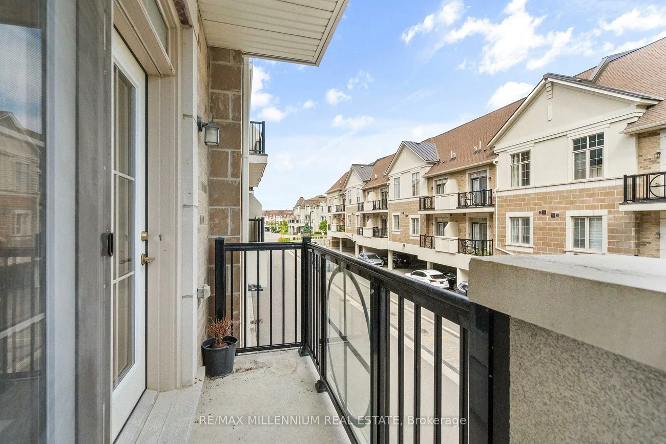62, Preston Meadow, Hurontario, Mississauga